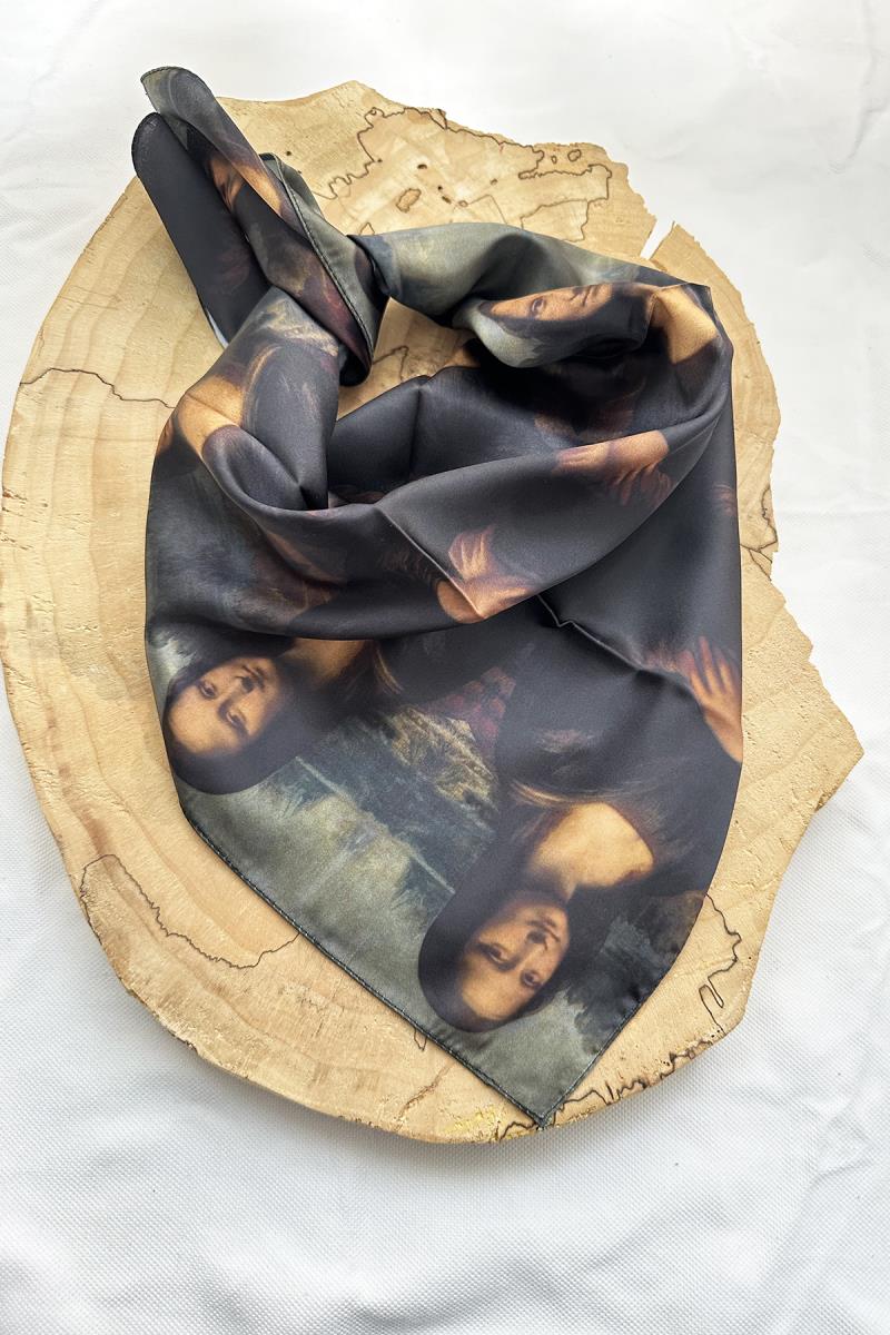 Mona Lisa Fular 
